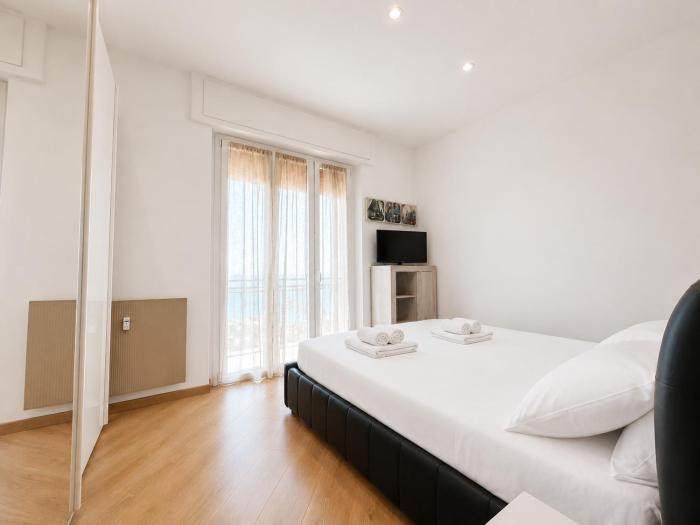 Sea View & Private Garage , 3 Bedrooms