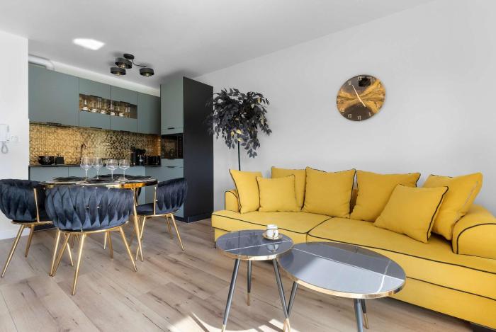Ekskluzywny Apartament Blisko Morza z Ogródkiem i Klimatyzacją by Renters Prestige