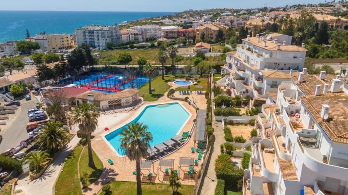 Casa Aura, luxury Luz apartment, pool, outdoor shower, beach 400m
