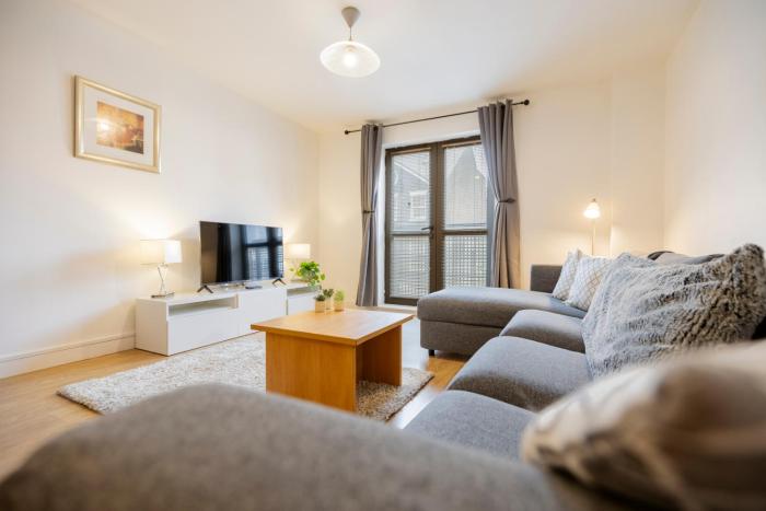 Central apartment In Hull, Sleeps 2, Free parking