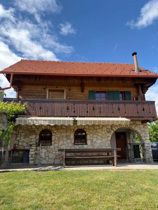 Cozy Winehouse - Remote Vineyard Escape