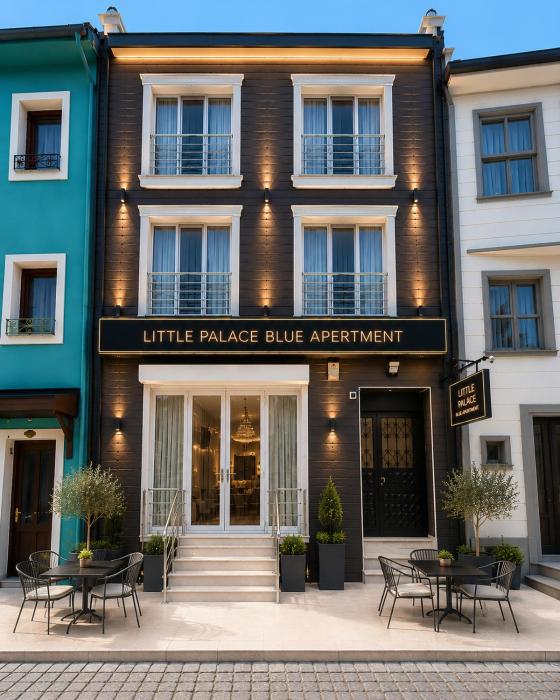 Little Palace Blue Apartment