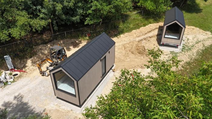 Tiny House Kolpa- A Modern Forest Escape Above River Kolpa