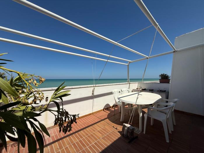 P101 - Porto Recanati, esclusiva mansarda con terrazza sul mare