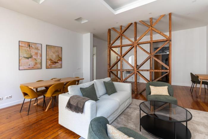 Elegant 2-Bedroom Apartment in Central Lisbon