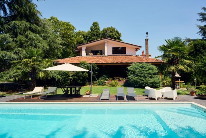 Apartment in Villa La Carruba