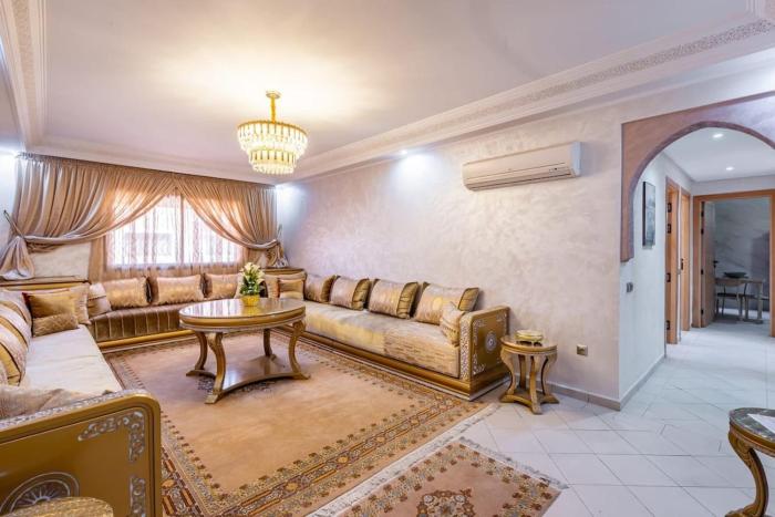Royal apartment with large living room - Izdihar
