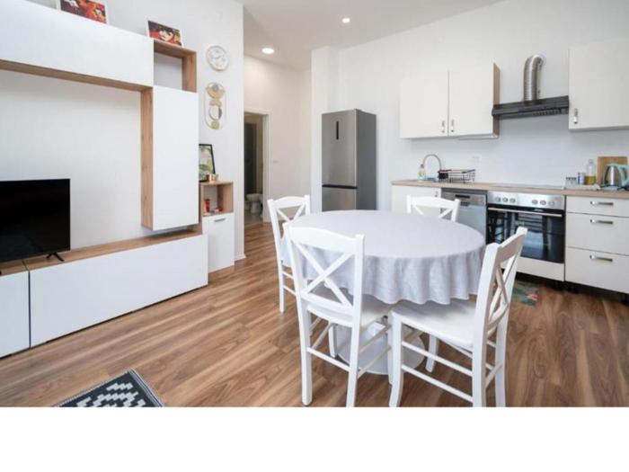 Apartments Melita - Superior Two Bedroom Apartment with Balcony and Sea View A4