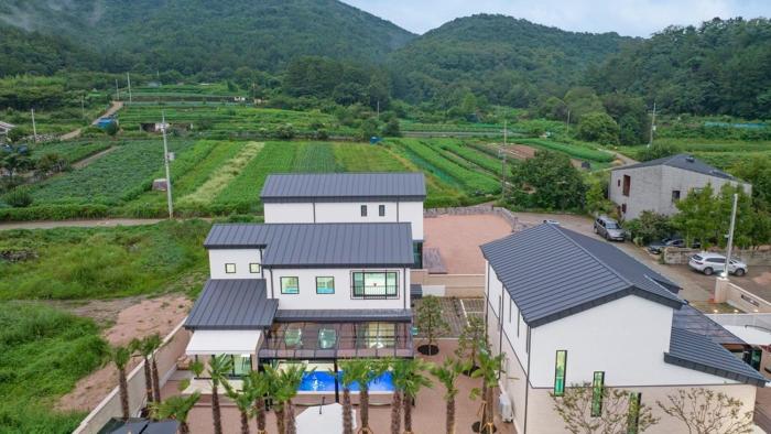Gyeongju Centaur 7 Kids Pool Villa