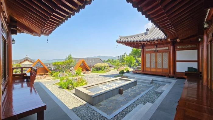 Hampyeong Yunseul Hanok