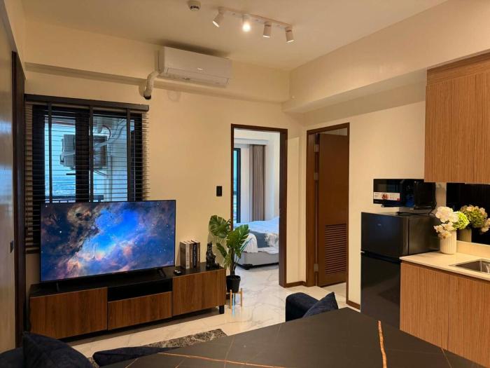 1605 One BR Deluxe Suite at SunnyPlace Residences