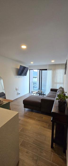 Moderno apartamento en Zona 14 con piscina y parqueo