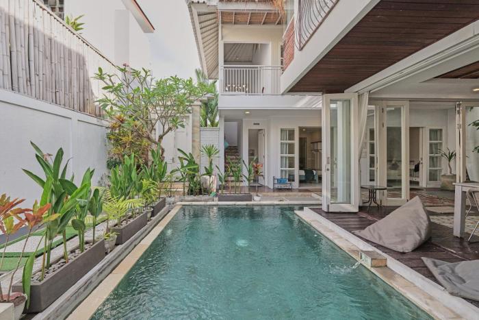 3BR Tropical Villa in the heart of Berawa
