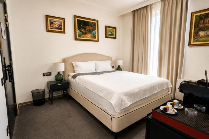 The Square Hotel
