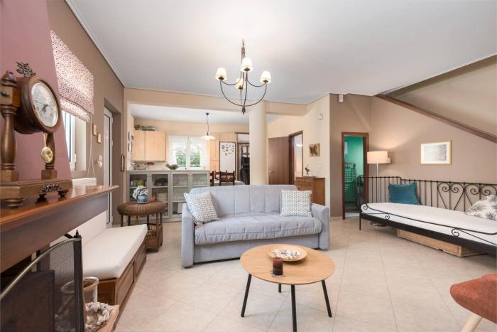 Lagonisi Garden Stay, 10min Walk to Beach