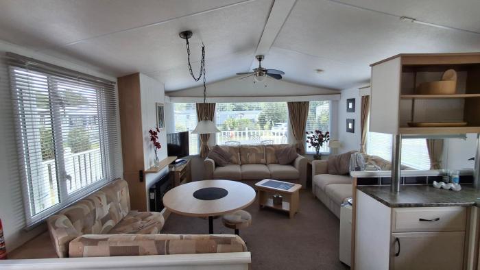 Static Caravan 3 Bed Sleeps 7 No Pets