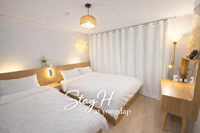 STAY H # Prime Location # 1 Stop to Seongsu # Lines 2,5 #Hongdae# Myeongdong# KSPO #DDP