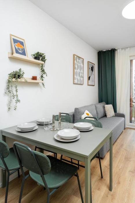 Rentero Bright New Apartment with Balcony Near O2 Arena
