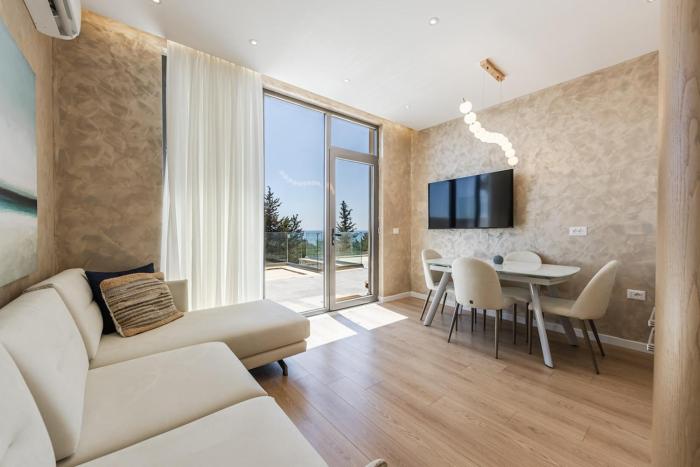 Sapphire Coast Drymades Modern 2BR Apartment by PikHost