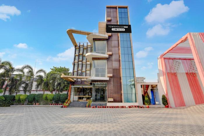 Townhouse Oak Phase 13 Varanasi Formerly RR Palace