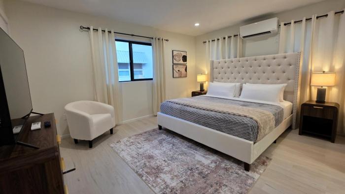 Luxury 2-Bedroom Near Cedars-Sinai & Rodeo Drive Walk to markets and restaurants