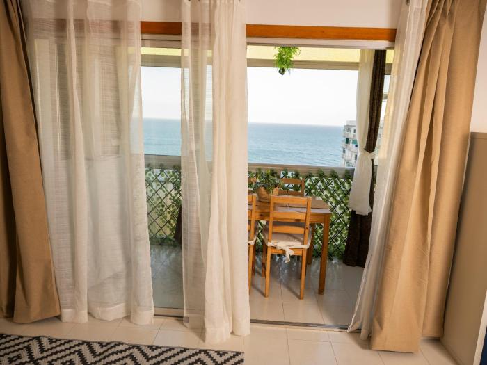 Maite Sky - Beachfront