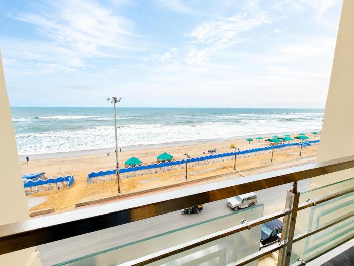 Front Sea View From Balcony "HOTEL NEW DREAMLAND PURI" Near Sea Beach and Jagannath Temple -Fully Air Conditioning Room With Wi-Fi- Lift - Parking And Restaurant Facilities-Room Sea Facing- A Top Rated Luxury Hotel In Puri