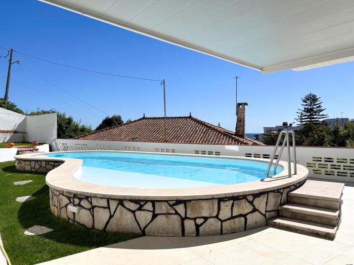 1-bedroom apartment with private pool next to the beach