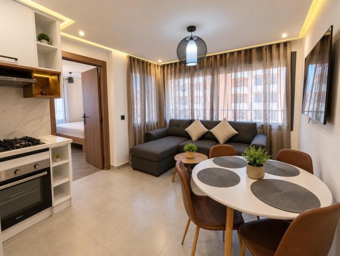 Elegant Apartment with Rooftop Pool