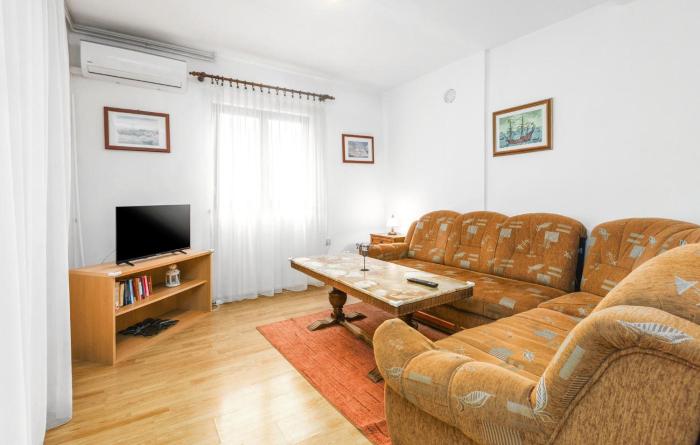 Lovely Apartment In Porec With Wifi