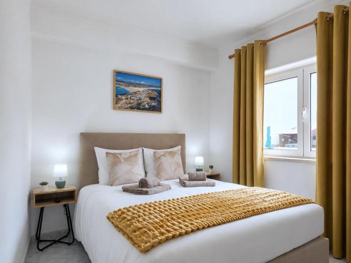 Peniche Town & Beach Stay