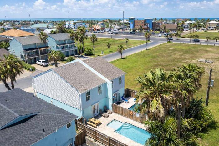 New 3BR Townhome, Heated Pool, Beach Steps SPI apts