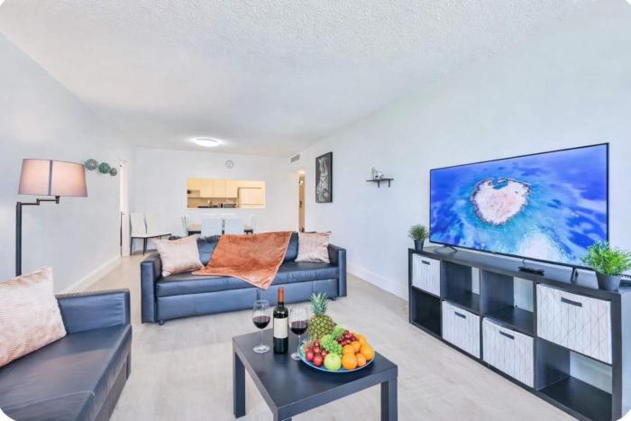 Bright Spacious 2BR Near Beach Pool Retreat