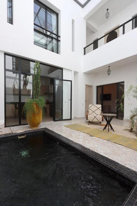 Riad Saha, 5 bedrooms, breakfast , pool, medina