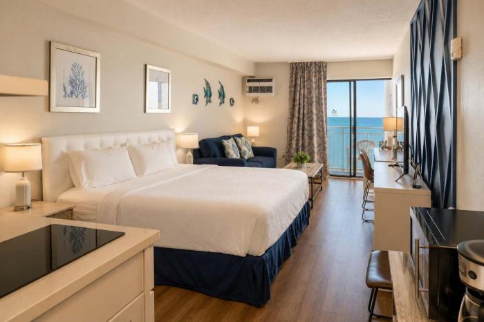 Beautifully Updated Ocean Front King Suite! Sea Mist Resort 20806 - Perfect for 2-4 guests!