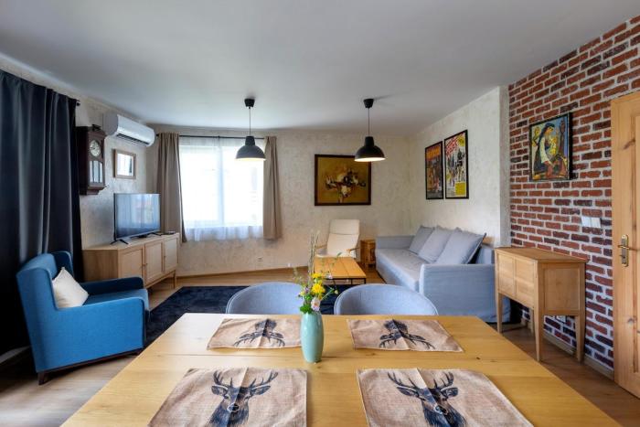 Ares Slopeside Apartment