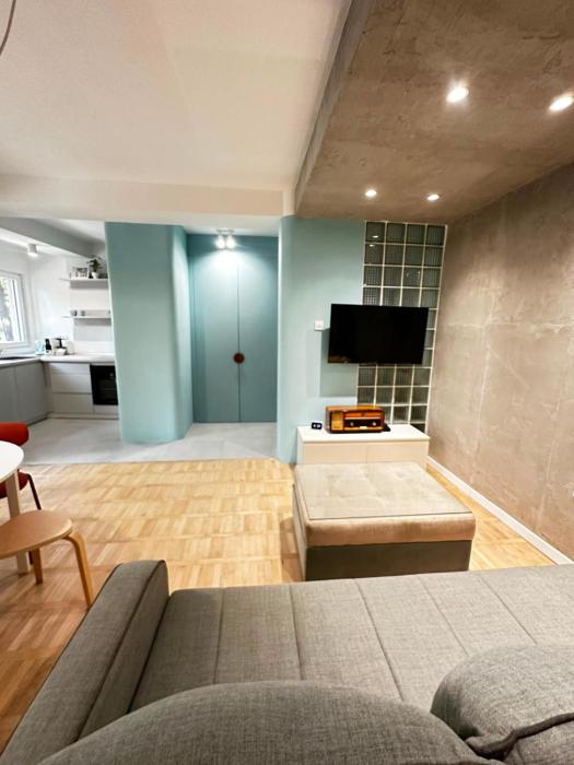 City Center Designer Mint Loft w Free P