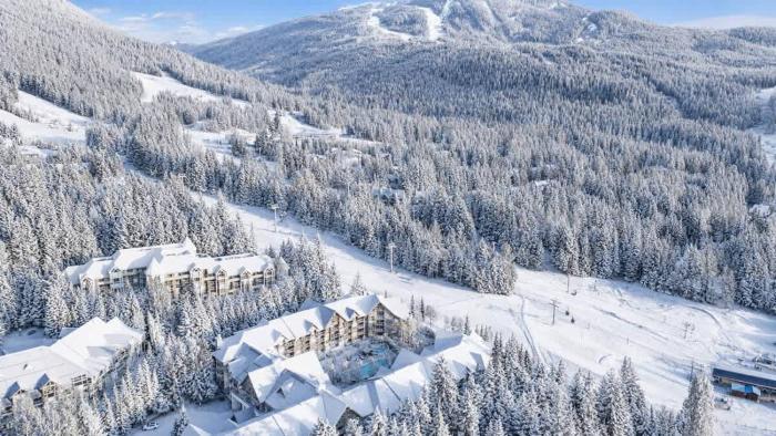 Luxe 2-Bed Ski-in Ski-out, On Hill