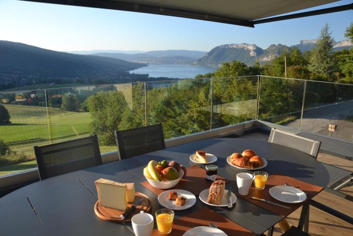 Loft Macao Annecy lake and mountain view for 6 people