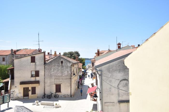 Apartments by the sea Peroj, Fazana - 26945