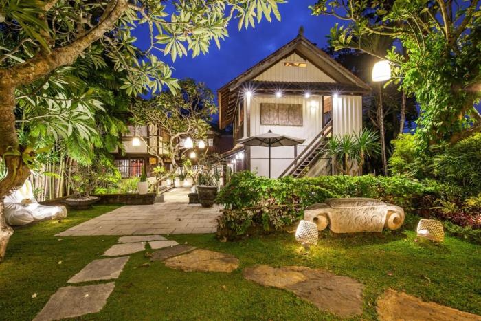 Villa Sembunyi - Unique 6BR Luxury Villa between Seminyak & Canggu