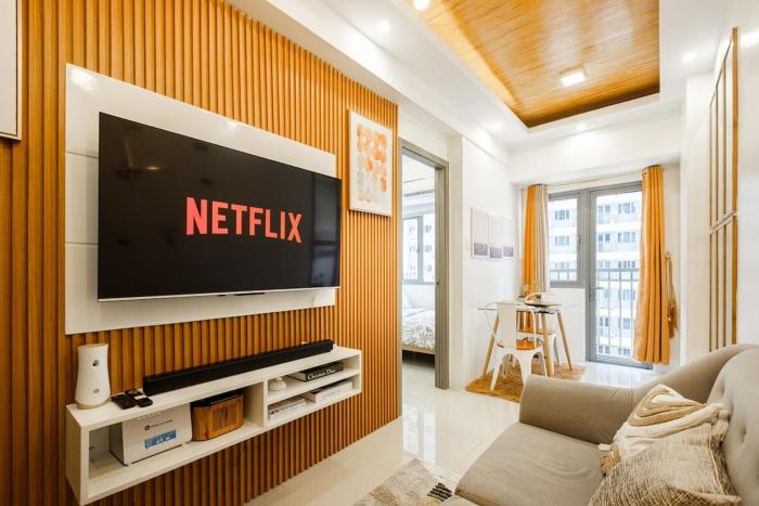 Warm Scandi 1BR - City View - Fame Res Mandaluyong