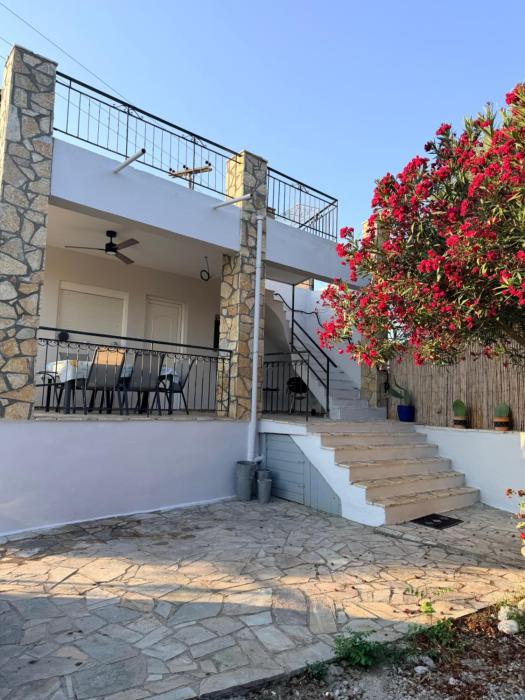 Maison Pelops Petalidi