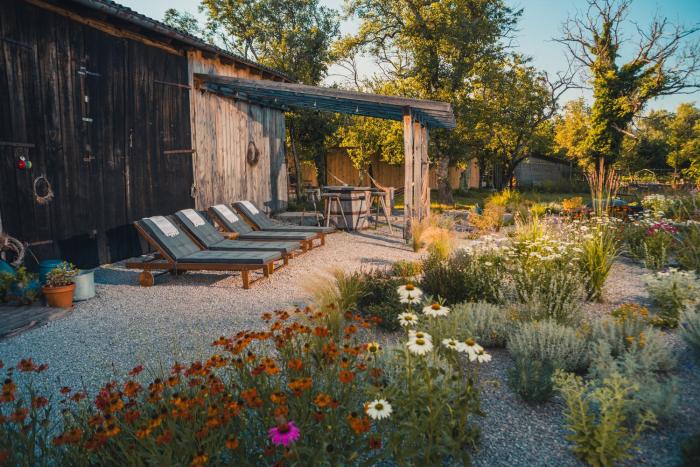 BELAKAPA Authentic House with Naturalistic Garden & Free Parking