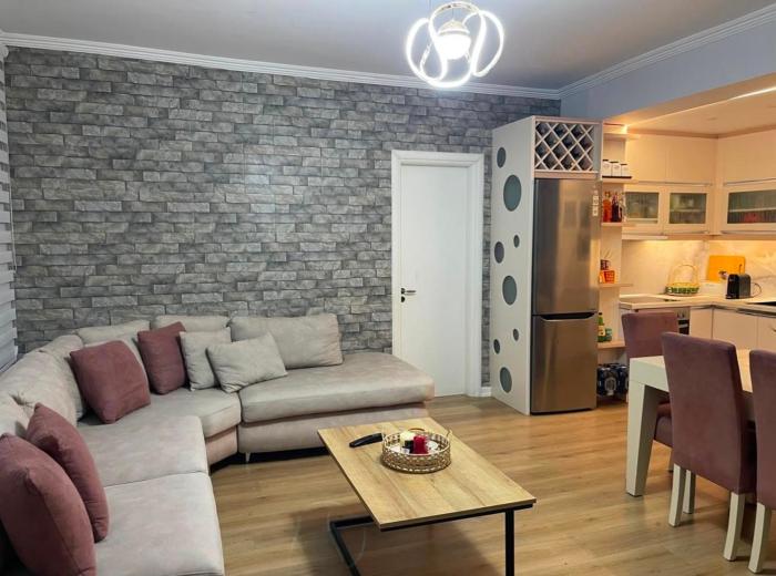 Spacious & Bright Apartment in Saranda