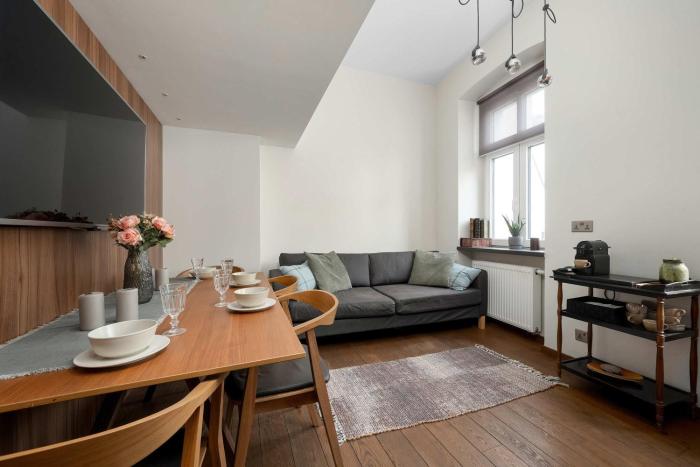 Cozy Apartment on the Main Square in Wrocław by Noclegi Renters