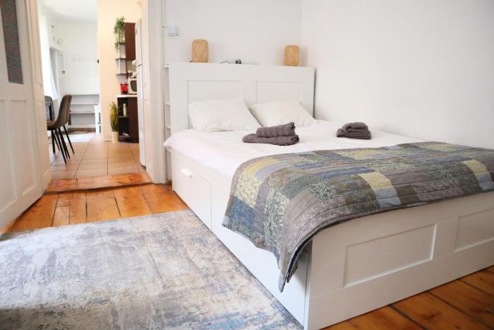 Tudors Old Town Apartment