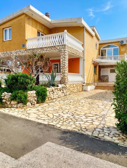 Cosy Apartment in Vir with Mountain View, 35 m²