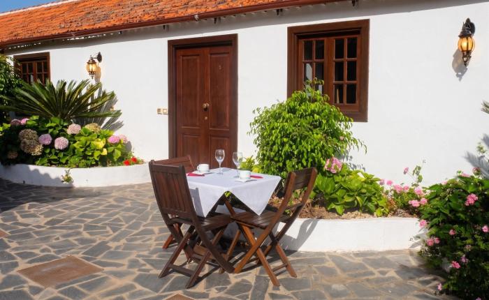 Charming Apartment in Los Silos, 80m² with Terrace