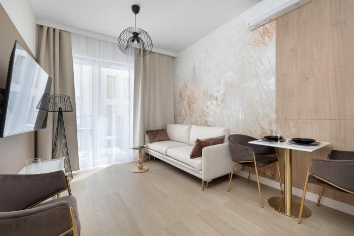 Stylowy Apartament z Klimatyzacją i Balkonem blisko Starego Miasta by Noclegi Renters